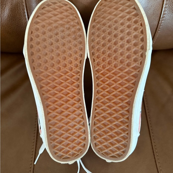 Vans Cream and Pink Sneakers Classic Style - Picture 8 of 9